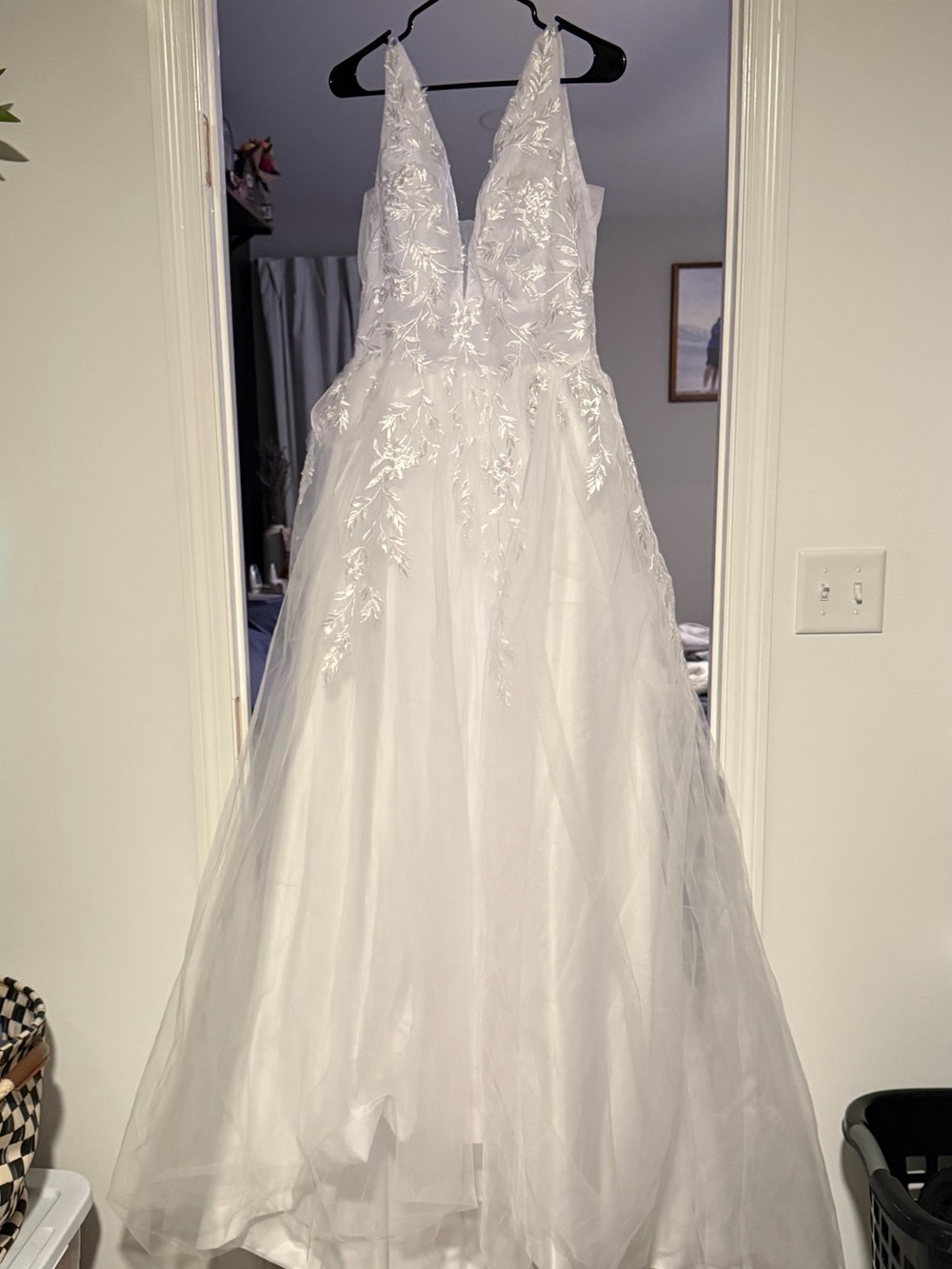 Classic White V-Neck A-Line Wedding Dress with Floral Appliqué